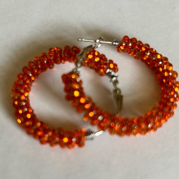 Hand-beaded 1” Orange Blossom Hoop Earrings NWOT - Picture 1 of 1